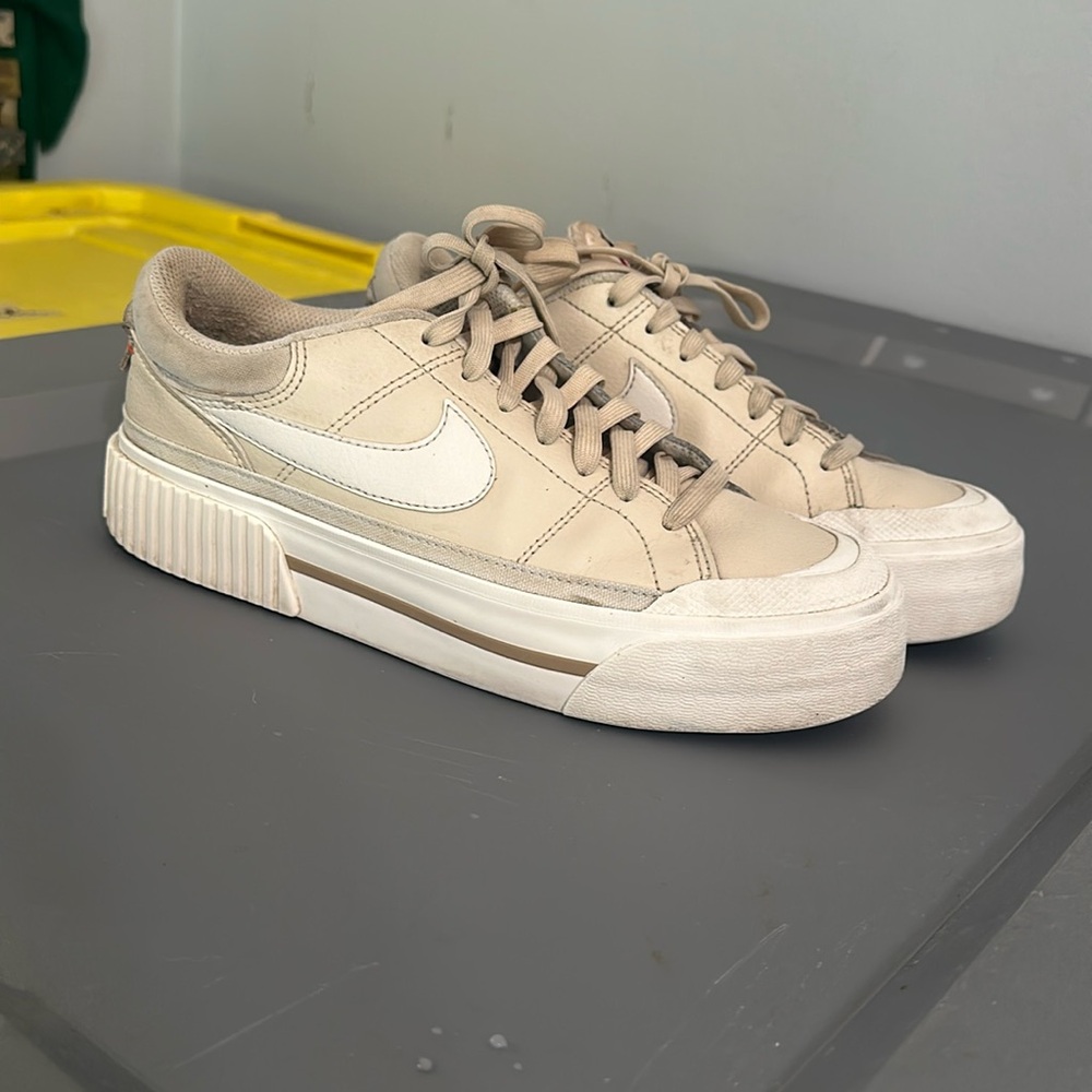 Nike blush platforms size women’s size 7